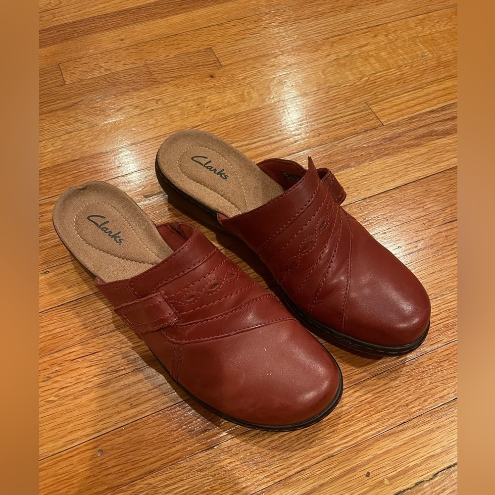 Clarks Red/Burnt Orange Mules Comfortable Slip-On Design New